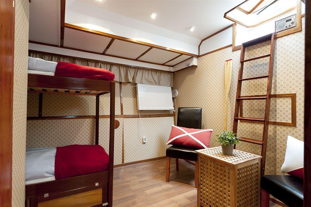 Hotell M/S Monika Стокгольм Экстерьер фото