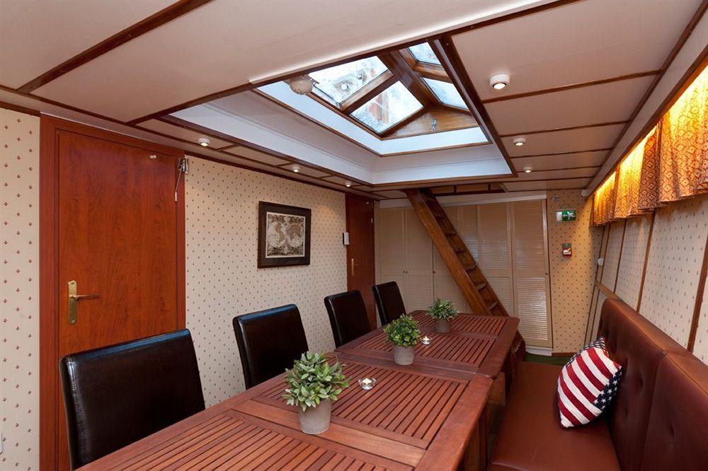 Hotell M/S Monika Стокгольм Экстерьер фото