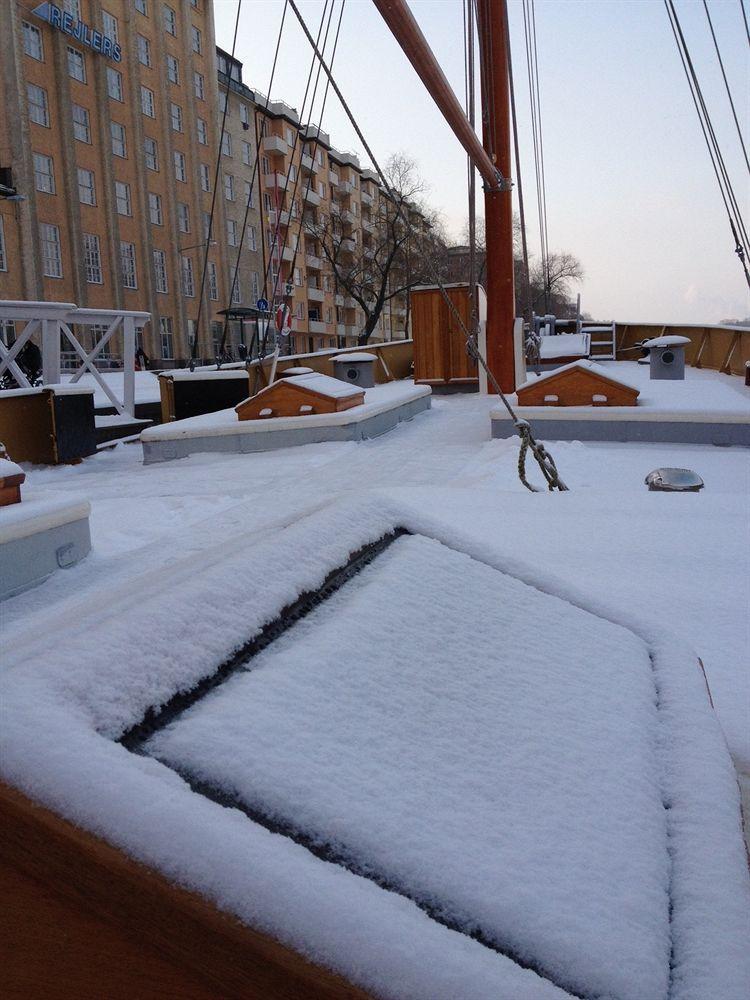Hotell M/S Monika Стокгольм Экстерьер фото
