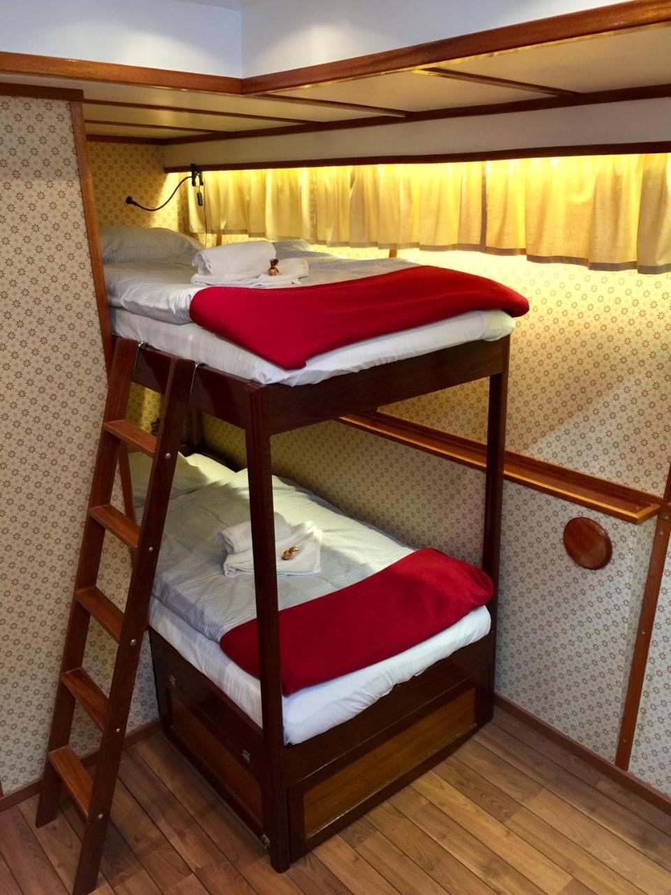 Hotell M/S Monika Стокгольм Экстерьер фото